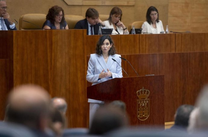 La presidenta de la Comunidad de Madrid, Isabel Díaz Ayuso, interviene durante el Debate sobre el Estado de la Región, en la Asamblea de Madrid, a 11 de septiembre de 2025, en Madrid (España).