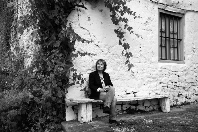 Archivo - La bióloga y catedrática de Genética en la UPV/EHU, Ana Zubiaga. Jakiunde expone en el Real Jardín Botánico de Madrid '26 mujeres en las ciencias, artes y letras'