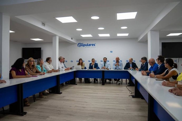 Acto 'Dificultades del inicio del curso escolar' organizado por el PP en Toledo.