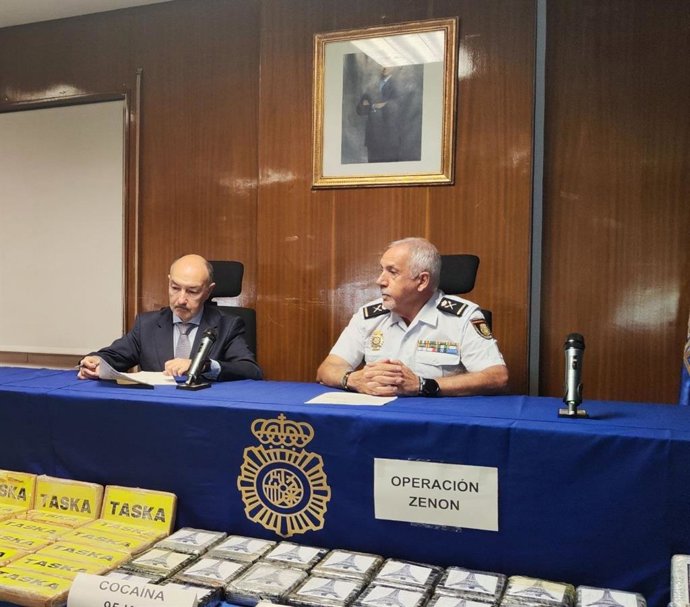 El delegado del Gobierno en Aragón, Fernando Beltrán, este jueves en Zaragoza, donde ha asistido a la comunicación de la incautación del mayor alijo de cocaína en Aragón y también se ha referido a la cuestión del cuartel de Mayandía.