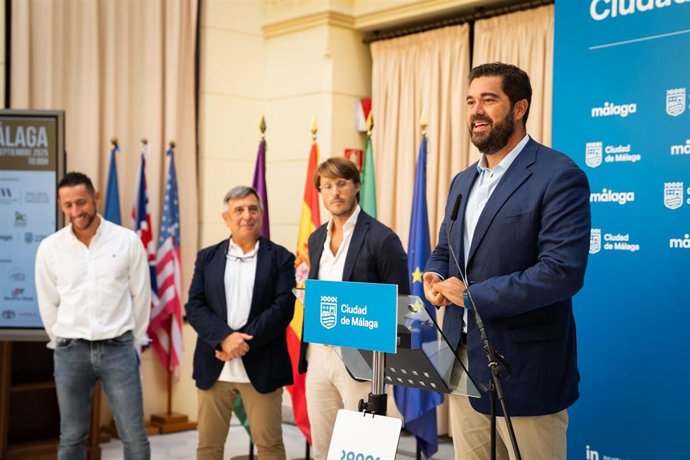 El concejal de Deporte, Borja Vivas, junto al director de Deportes de la Diputación, Javier Díaz, y el organizador de la prueba, Joaquín Cuevas.