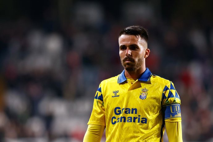 Archivo - Kirian Rodriguez, do UD Las Palmas, observa durante a partida de futebol da Liga Espanhola, LaLiga EA Sports, disputada entre Rayo Vallecano e UD Las Palmas no Estadio de Vallecas em 8 de novembro de 2024, em Madri, Espanha.
