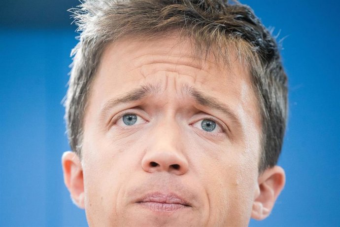 Archivo - El líder de Más País, Íñigo Errejón, ofrece una rueda de prensa en el Congreso de los Diputados, a 25 de abril de 2023, en Madrid (España).