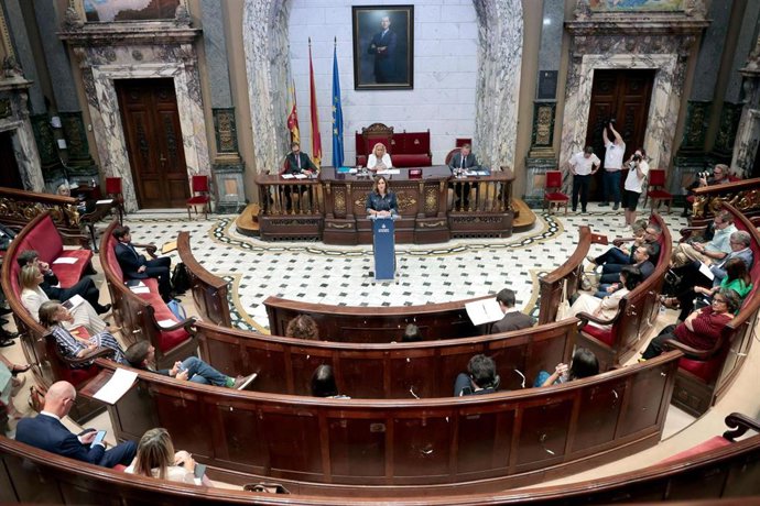 Imagen del Debate sobre el estado de la ciudad de València 2025 durante la intervención de su alcaldesa, María José Catalá.