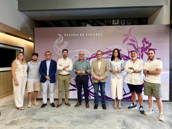 Visita a las instalaciones de la Agrupación Musical La Pasión.