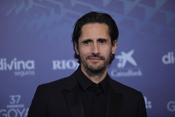 Archivo - El actor Juan Diego Botto posa en la alfombra roja previa a la gala de la 37 edición de los Premios Goya, en el Palacio de Congresos y Exposiciones FIBES, a 11 de febrero de 2023, en Sevilla, Andalucía (España). La Academia celebra la calidad de