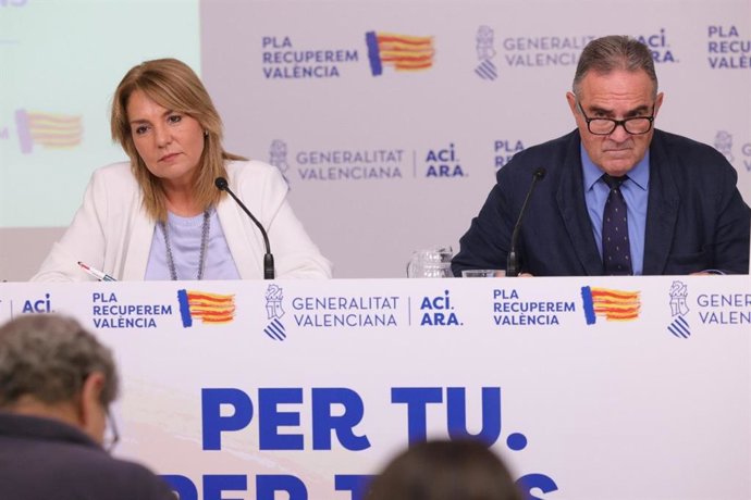 La vicepresidenta primera y portavoz del Consell, Susana Camarero (i), y el vicepresidente segundo, Francisco José Gan Pampols (d)