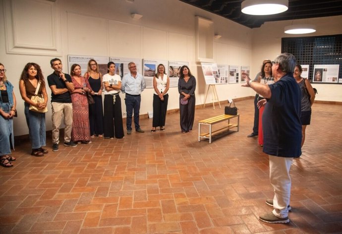 El Espacio Creativo Cultural Santa Clara del Ayuntamiento de Palma del Río (Córdoba) acoge la exposición 'Paseo Matemático al-Ándalus' de la Fundación Descubre/Consejería de Universidad, Investigación e Innovación de la Junta de Andalucía.