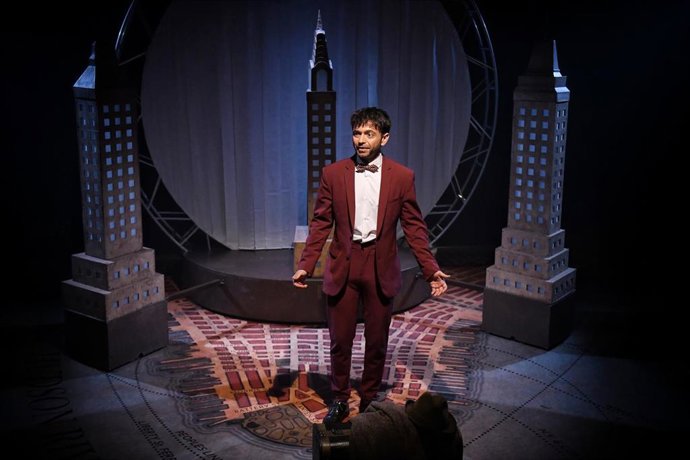 El actor  Jesús Torres durante la presentación de Poeta (perdido) en Nueva York, en el Teatro Fernán Gómez - Centro Cultural de la Villa, a 11 de septiembre de 2025, en Madrid (España). La obra enfrenta a Lorca con Federico en una lucha por encontrar su v