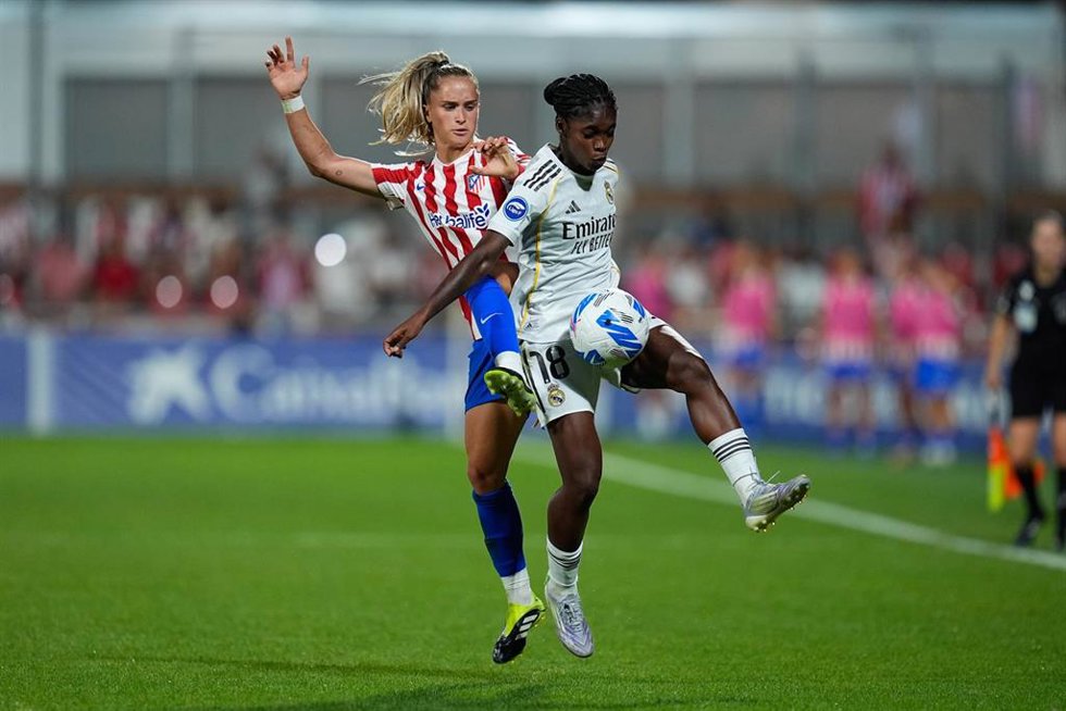 Linda Caicedo of Real Madrid and Andrea Medina of Atletico de Madrid compete for the ball during the Spanish Women League, Liga F, football match played between Atletico de Madrid and Real Madrid at Centro Deportivo Alcala de Henares on September 5, 202