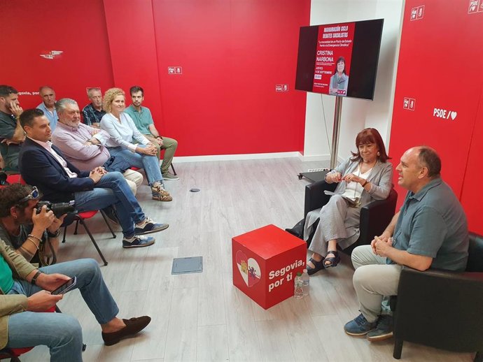 El Diputado José Luis Aceves Y La Presidenta Del PSOE, Cristina Narbona