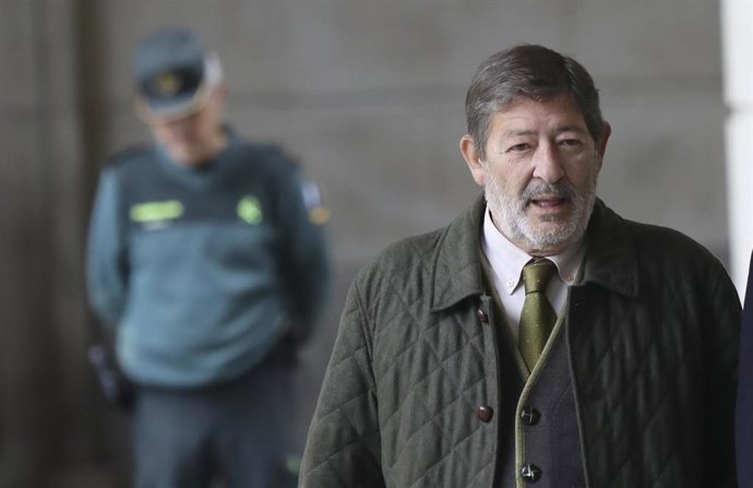 Archivo - el exdirector de Trabajo, Francisco Javier Guerrero, a su llegada a la Audiencia Provincial de Sevilla, a 28 de noviembre de 2019.