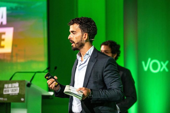 Archivo - El diputado de Vox Carlos H. Quero interviene durante la presentación del programa económico y de vivienda de Vox, en el Auditorio Mutua Madrileña, a 29 de junio de 2025, en Madrid (España). 