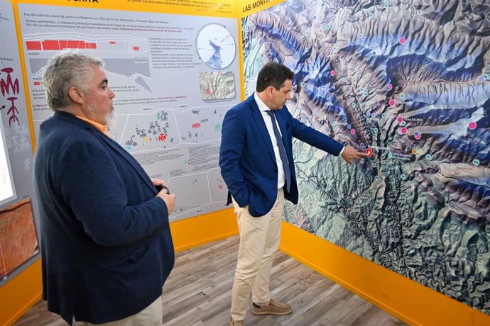 El presidente de la Diputación de Ciudad Real, Miguel Ángel Valverde Menchero, en Fuencaliente.