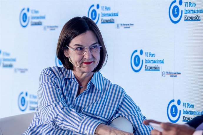 Archivo - La presidenta de la CNMC, Cani Fernández.