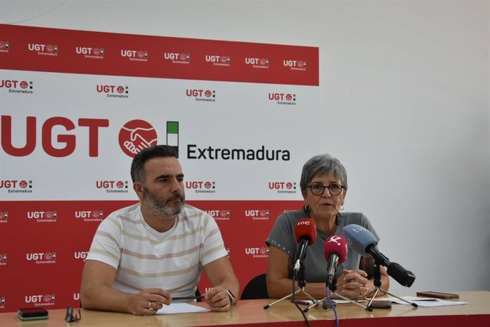 La secretaria general de UGT Extremadura, Patrocinio Sánchez, en rueda de prensa en Mérida