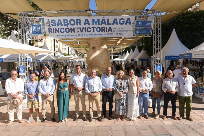 El presidente de la Diputación y alcalde de Rincón, Francisco Salado, ha invitado a los malagueños a disfrutar de los productos de Sabor a Málaga y de la Fiesta del Boquerón