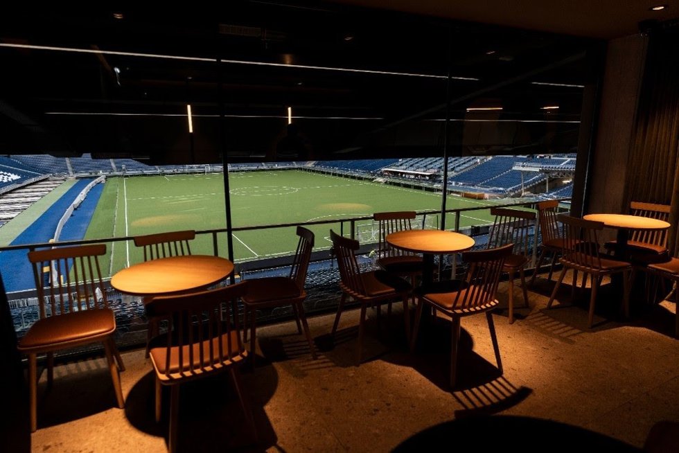 Starbucks Bernabéu: Más que una cafetería, una experiencia sensorial que fusiona café, arte y Madrid