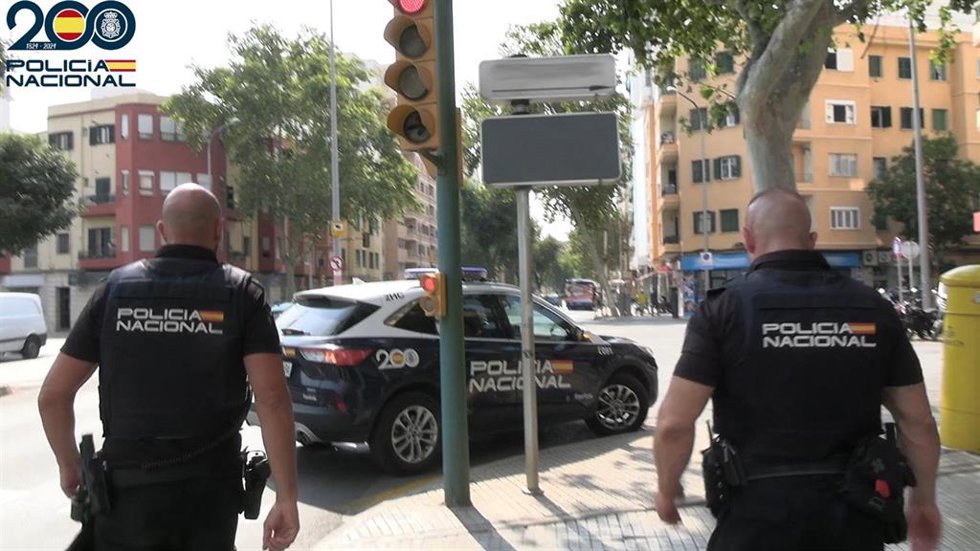 Agentes de la Policía Nacional.