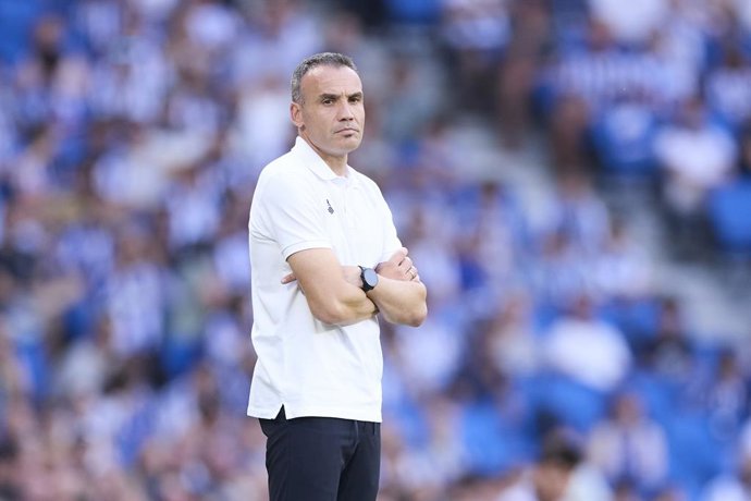 Sergio Francisco head coach of Real Sociedad looks on during the LaLiga EA Sports match between Real Sociedad and RCD Espanyol at Anoeta on August 24, 2025, in San Sebastian, Spain.
