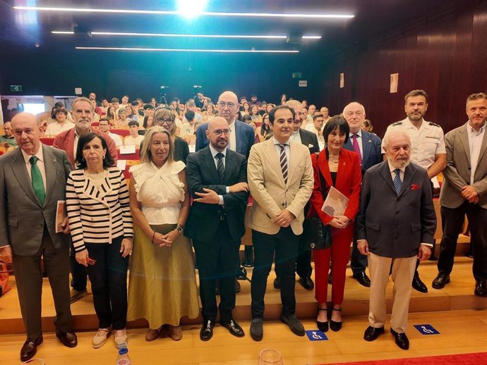 Asistentes al II Coloquio 'Consenso Constitucional y Memoria Democrática', organizado por el Instituto Español de Ciencias Histórico Jurídicas.