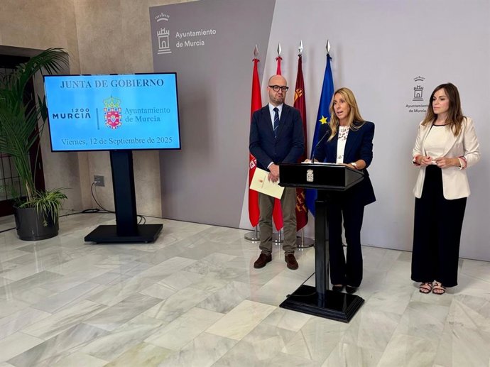 La concejala de Bienestar Social, Familia y Salud, Pilar Torres, en una rueda de prensa