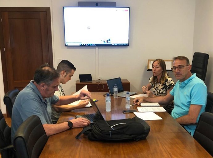 Reunióin de la junta con responsables de la Plataforma Afectados del Programa RR345-P3