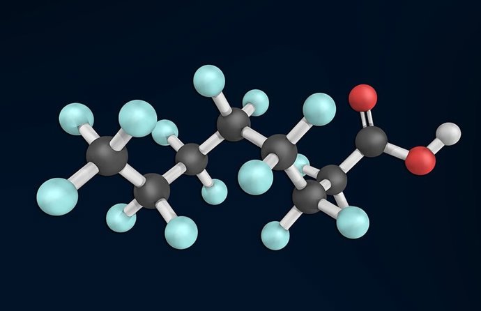 É mostrada uma representação tridimensional de uma molécula de ácido perfluorooctanossulfônico.