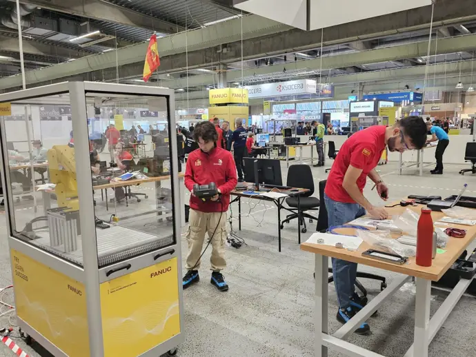 Tres estudiantes compiten en Euroskills 2025
