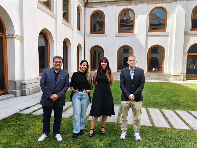 De izquierda a derecha: Miguel Ángel Serrano, Nerea Blanco, Carmen Páez y Jorge Corrales.