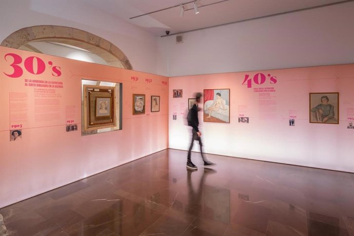 Archivo - Muestra de obras de Navarro Ramón sobre las mujeres y formas abstractas en el MUBAG