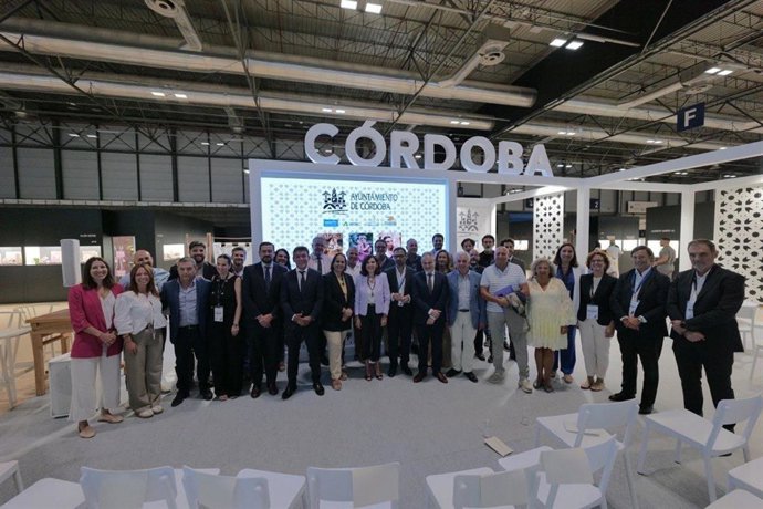 El Ayuntamiento de Córdoba inaugura oficialmente su estand en la segunda jornada de la feria Madrid Joya.
