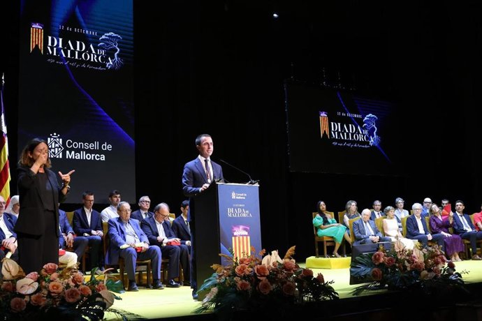 El presidente del Consell de Mallorca, Llorenç Galmés, interviene en la entrega de los Premis Honors i Distincions 2025.
