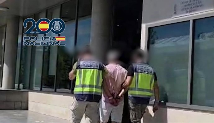 La Policía Nacional detiene a un fugitivo reclamado por la Audiencia Provincial por agredir sexualmente a una menor