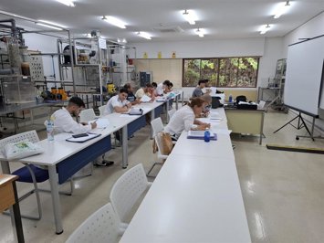 Alumnos durante la realización del curso.
