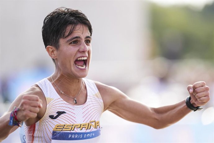 Archivo - Maria Perez of Spain celebrates the gold medal during Marathon Race Walk Relay Mixed of the Athletics on Trocadero during the Paris 2024 Olympics Games on August 7, 2024 in Paris, France.
