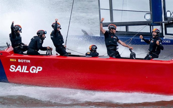 Archivo - El equipo español de SailGP celebra una victoria en el GP de Nueva York de la Temporada 5