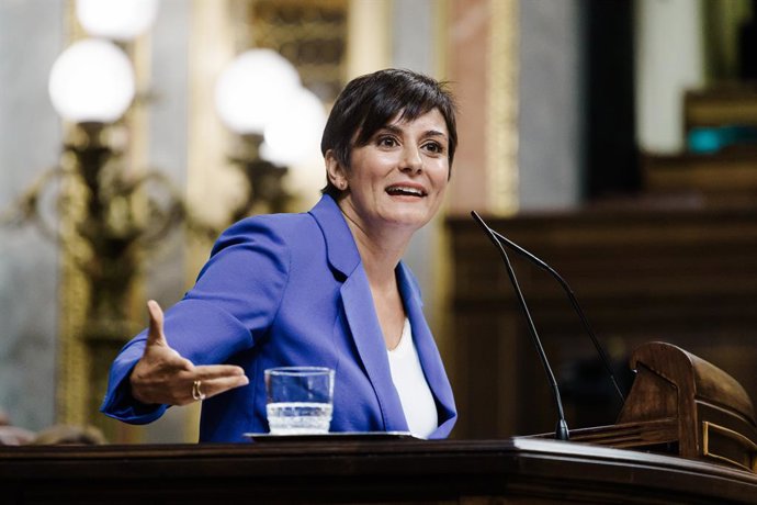 La ministra de Vivienda, Isabel Rodríguez, interviene durante un pleno en el Congreso de los Diputados, a 10 de septiembre de 2025, en Madrid (España). El Pleno del Congreso debate y vota  las enmiendas de totalidad que PP, Vox y Junts han presentado para