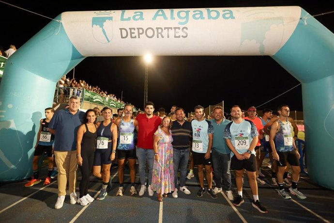 Momento previo a la salida de la Carrera Nocturna de La Algaba.