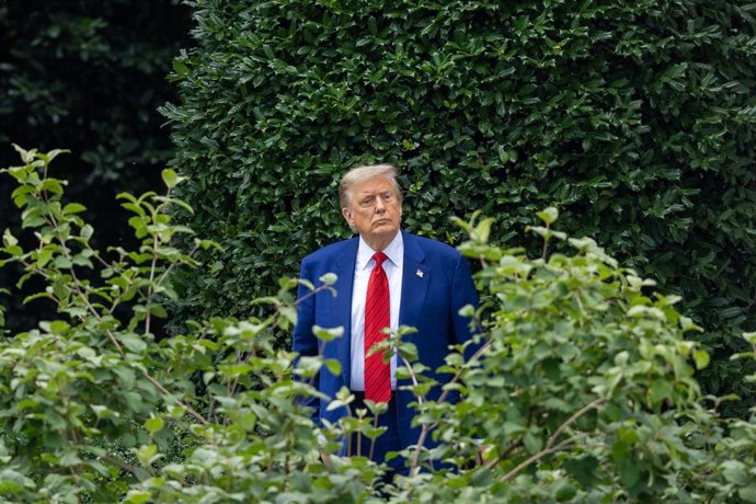 Archivo - WASHINGTON, June 22, 2025 -- Esta foto de arquivo tirada em 20 de junho de 2025 mostra o presidente dos EUA, Donald Trump, na Casa Branca em Washington, D.C., Estados Unidos. Trump disse no sábado que os Estados Unidos concluíram os ataques a tr