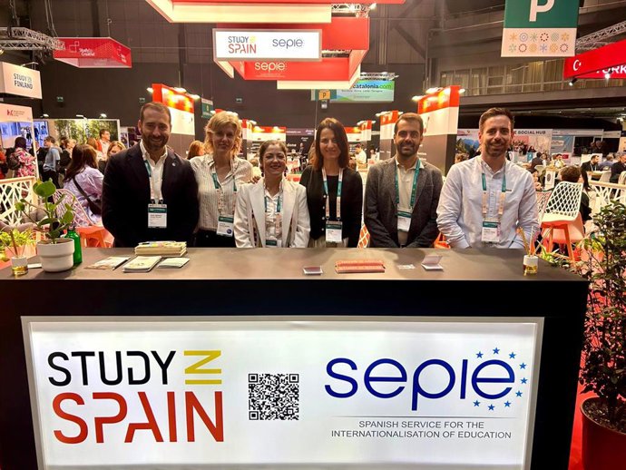 Foto de la delegación universitaria de la UJA desplazada a Gotemburgo (Suecia).