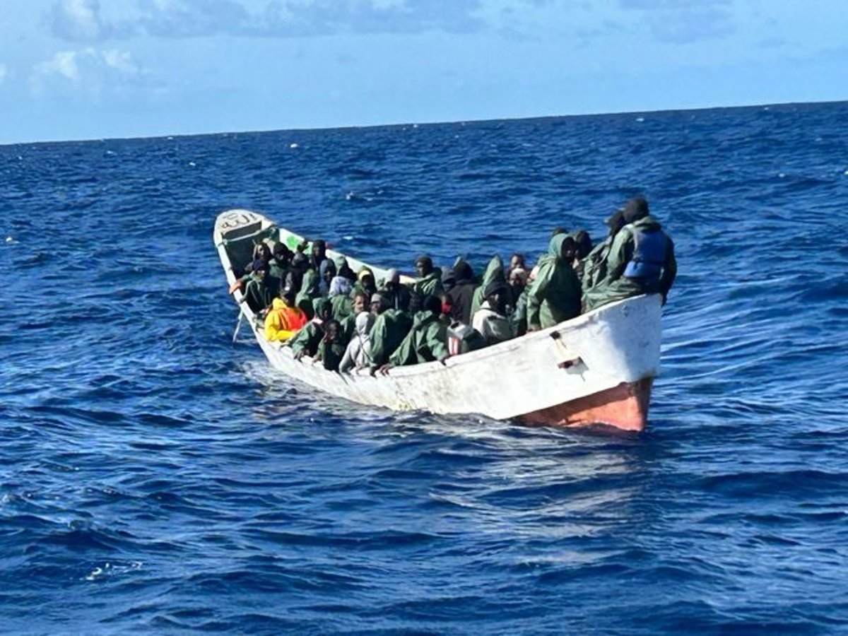 Cayuco Arrives at La Restinga, El Hierro, with 64 Migrants Aboard