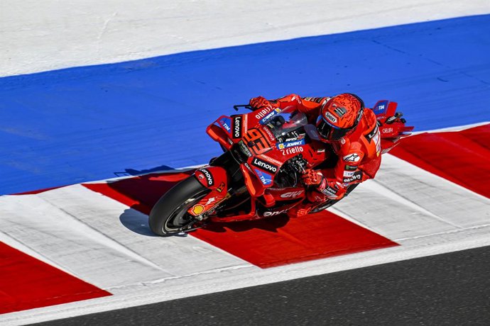93 MARQUEZ Marc (spa), Ducati Lenovo Team, Ducati Desmosedici GP25, em ação durante o 2025 MotoGP Red Bull Grand Prix of San Marino and the Rimini Riviera, no Misano World Circuit Marco Simoncelli, de 12 a 14 de setembro de 2024 em San Marino, Itália - Fo