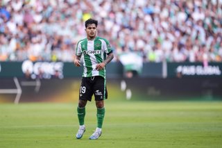 Cucho Hernandez of Real Betis looks on during the Spanish league, LaLiga EA Sports, football match played between Real Betis and Athletic Club at La Cartuja stadium on August 31, 2025, in Sevilla, Spain.