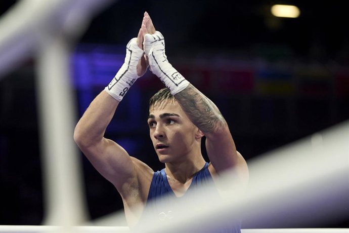 Archivo - Rafa Lozano Jr celebra su victoria en Paris 2024