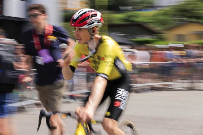 Archivo - Jonas Vingegaard, durante una competición.