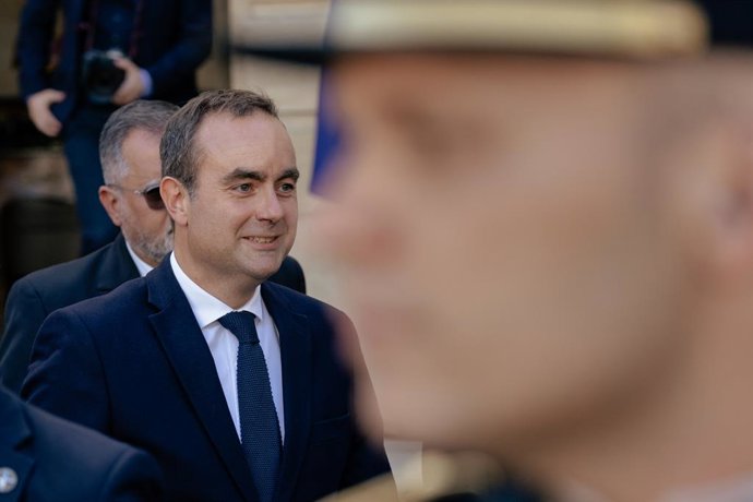 10 de setembro de 2025, Paris, França, França: Cerimônia de entrega no Hotel Matignon entre o primeiro-ministro que está deixando o cargo e seu sucessor Sebastien Lecornu POLITIQUE, MATIGNON, PREMIER MINISTRE.