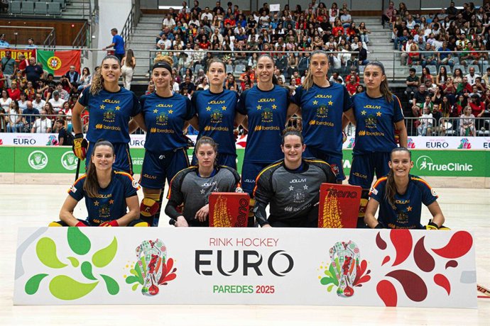 As jogadoras da equipe espanhola feminina de hóquei sobre patins durante o Campeonato Europeu de 2025.