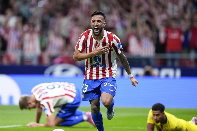 Nico González celebra un gol con el Atlético de Madrid.
