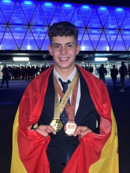 El zaragozano Álex Caro Tello, medalla de bronce en la categoría de refrigeración y aire acondicionado del concurso europeo de Habilidades profesionales para jóvenes menores 25 años, estudiantes o recién titulados de Formación Profesional EuroSkills